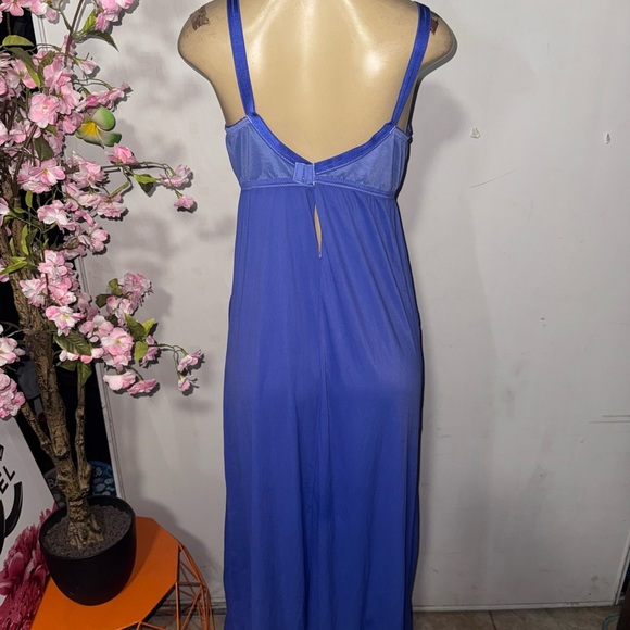 Elegant Blue Lace Chemise - Picture 5 of 8